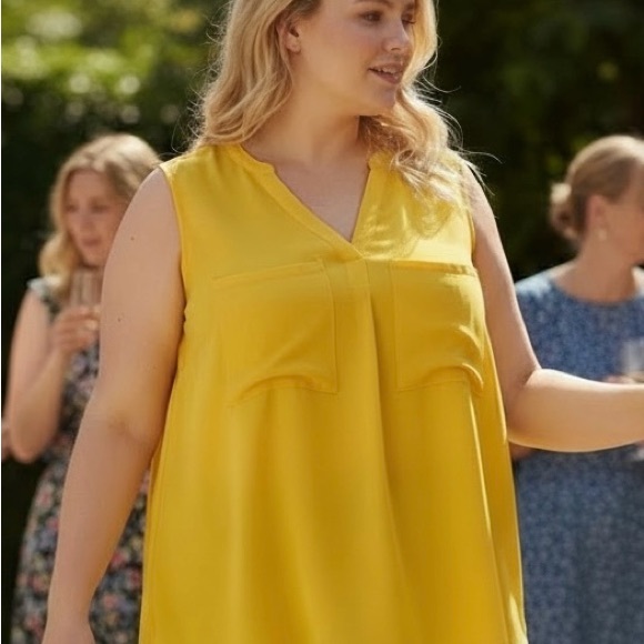 torrid Tops - Torrid Yellow V-Neck Women's Tunic | Size 2 (2X)